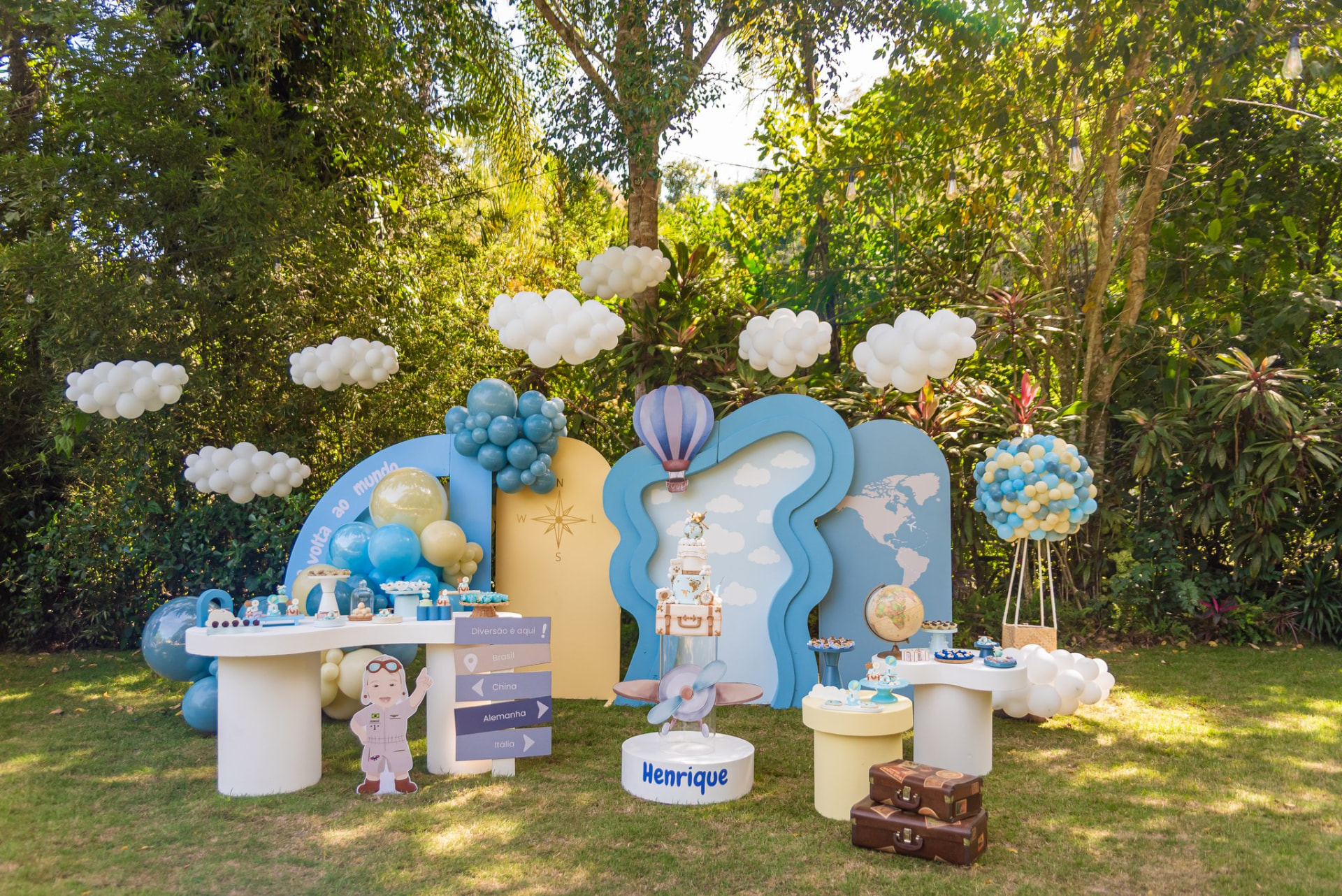 Decoração temática de festa infantil no jardim do Jamboo